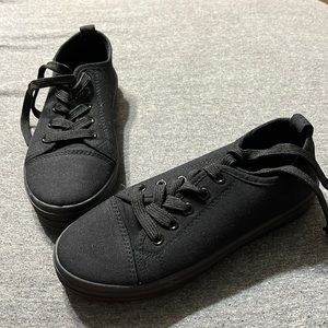 Platform black lace up sneakers